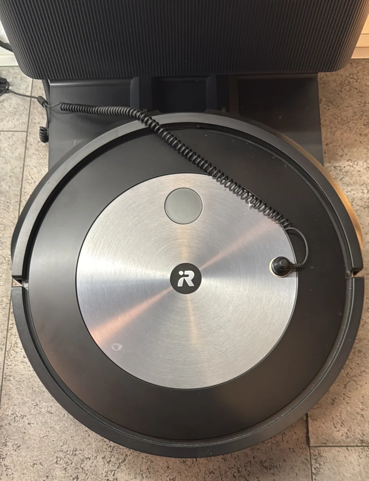 iRobot Roomba j7+ — hands-on photo 1