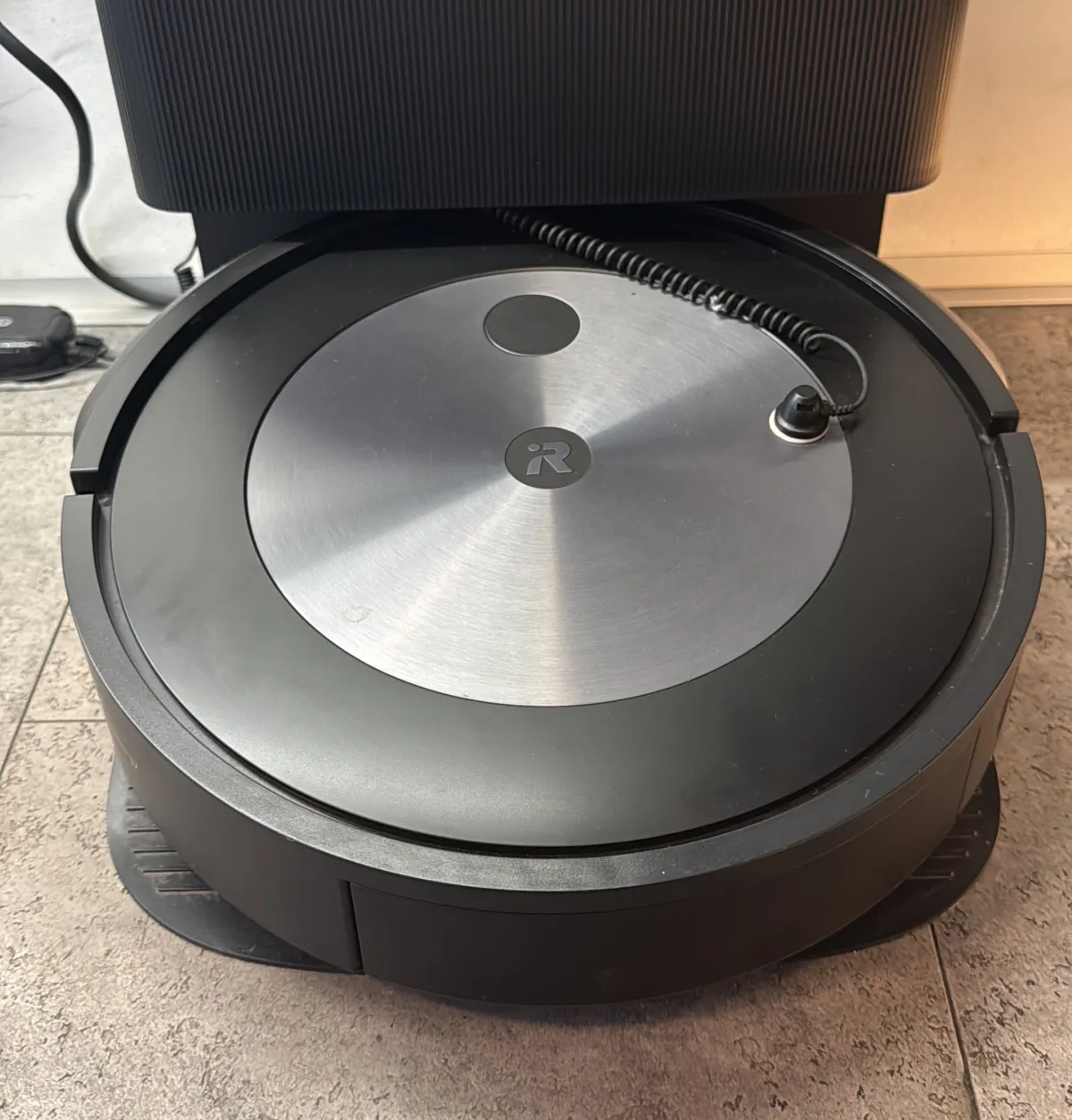 iRobot Roomba j7+ — hands-on photo 2