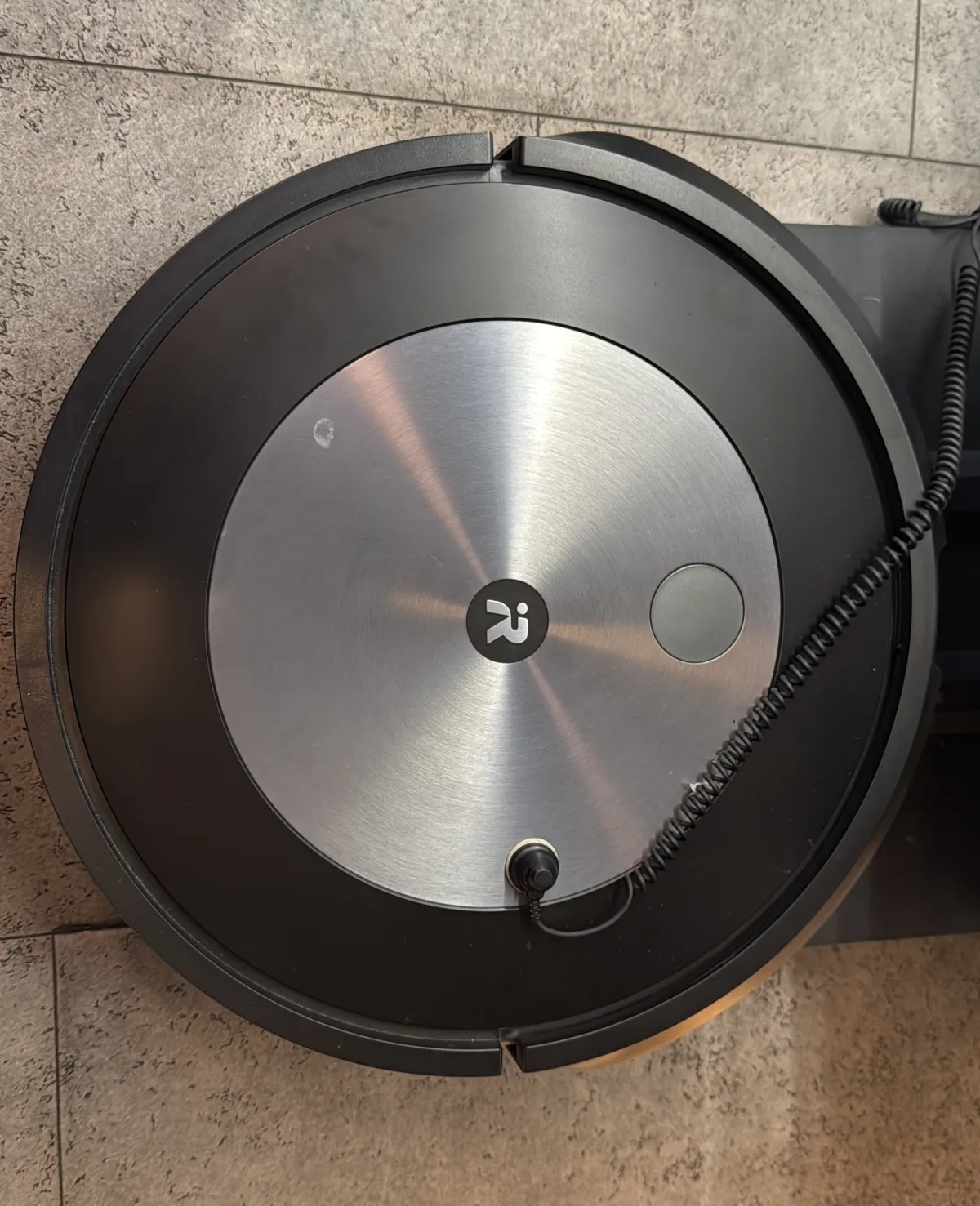 iRobot Roomba j7+ — hands-on photo 3