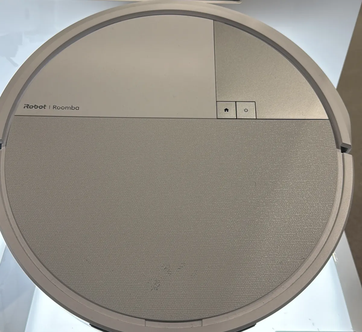 iRobot Roomba Max 705 Combo — hands-on photo 1