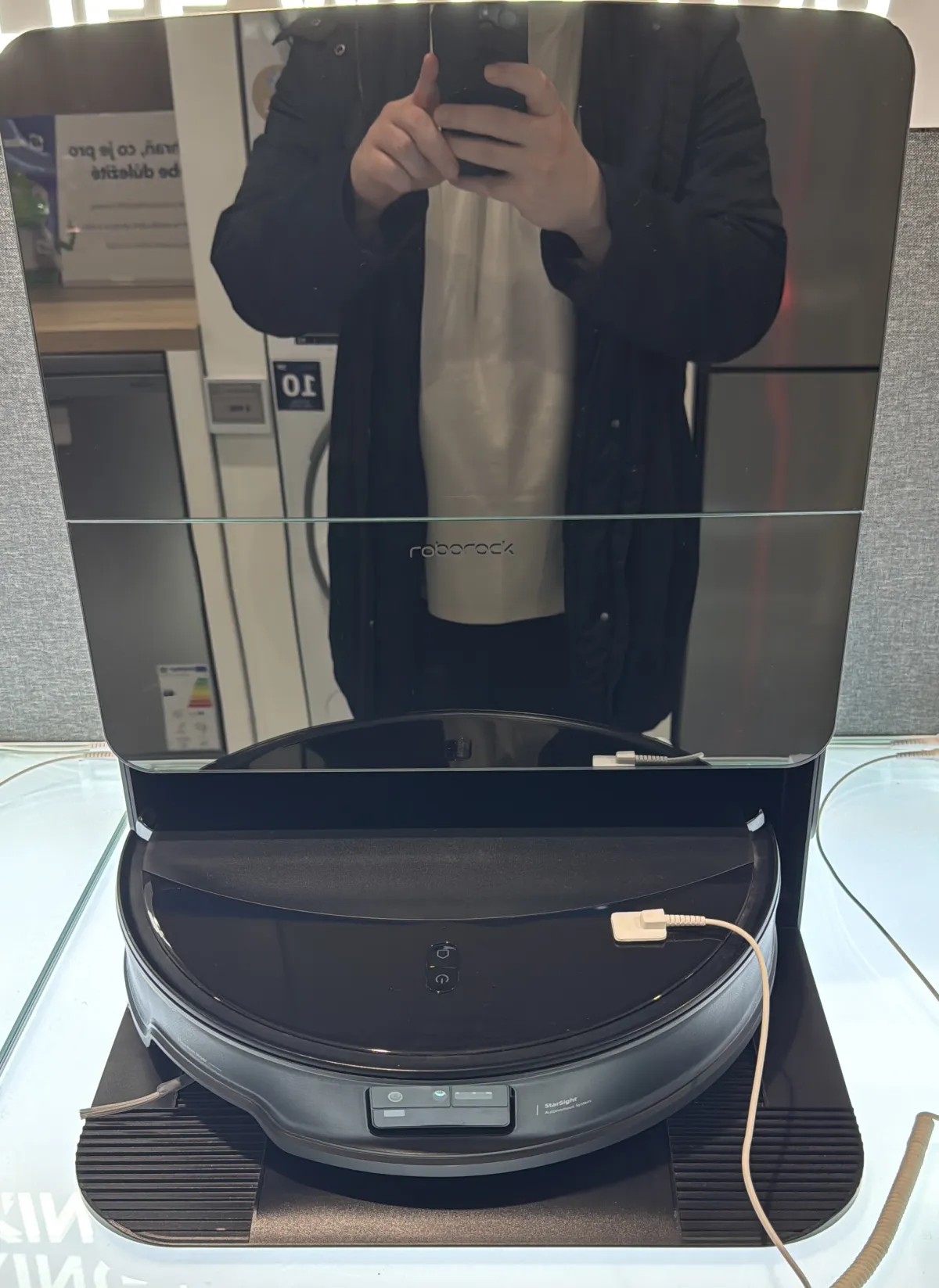 Roborock Saros 10R — hands-on photo 4