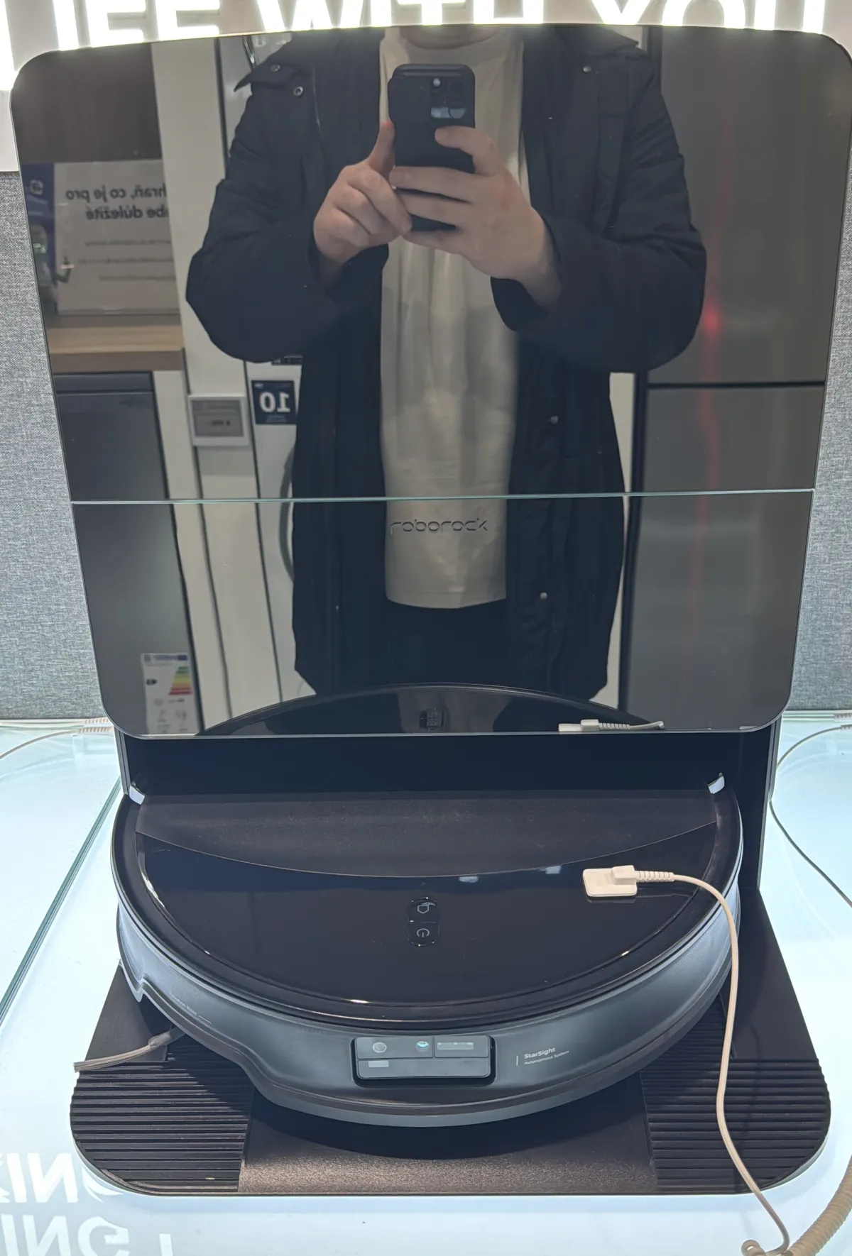 Roborock Saros 10R — hands-on photo 6