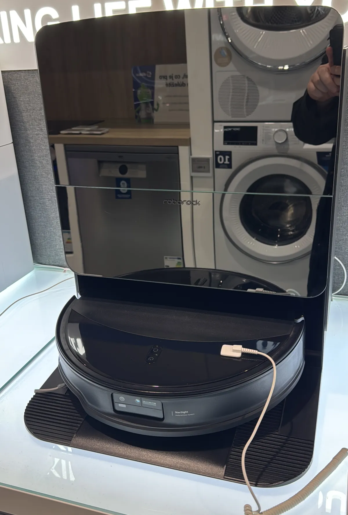 Roborock Saros 10R — hands-on photo 7