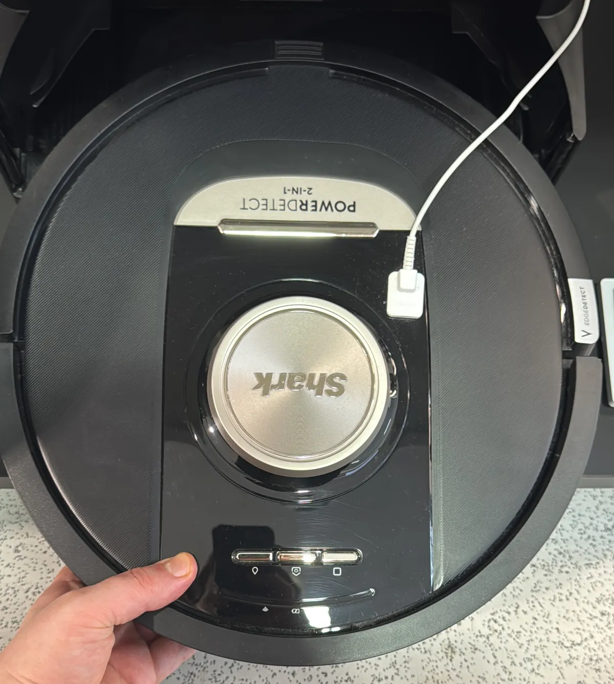 Shark PowerDetect 2-in-1 Robot Vacuum & Mop — hands-on photo 3