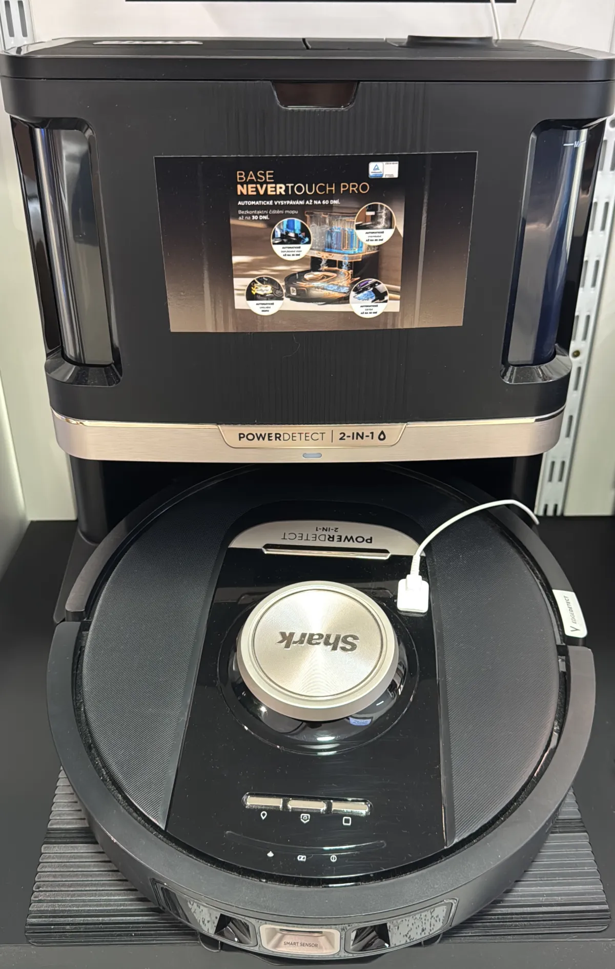 Shark PowerDetect 2-in-1 Robot Vacuum & Mop — hands-on photo 5