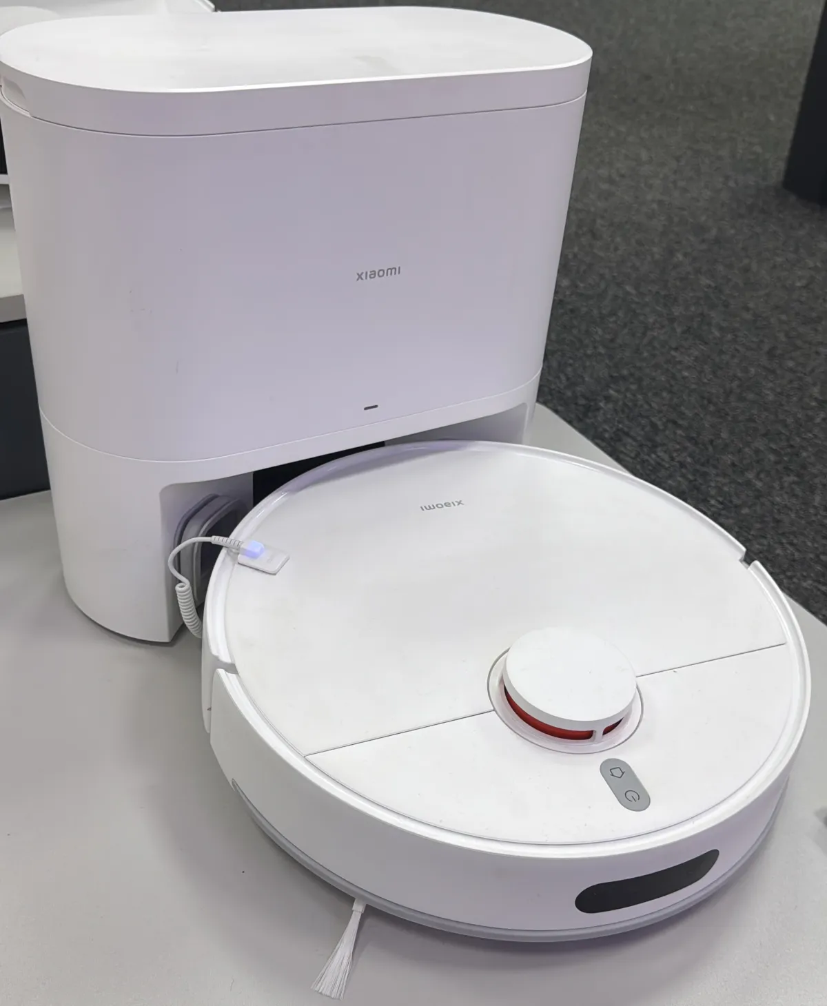 Xiaomi Robot Vacuum H40 — hands-on photo 4